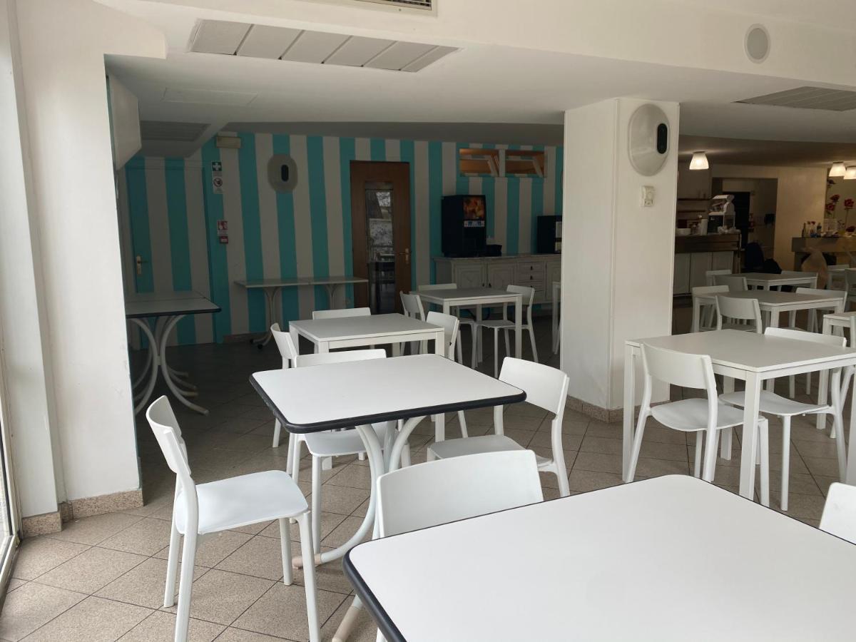 Hotel Modenese Riccione Eksteriør billede