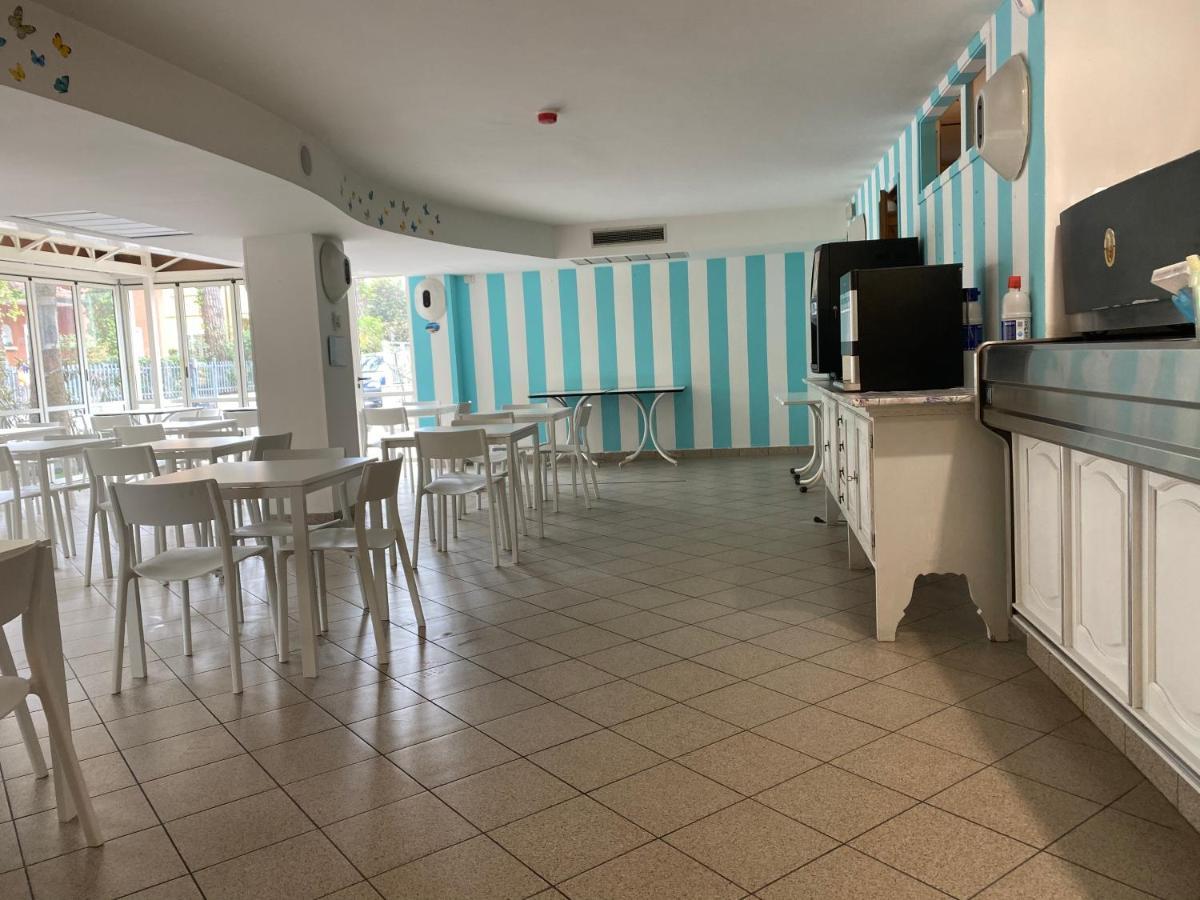 Hotel Modenese Riccione Eksteriør billede