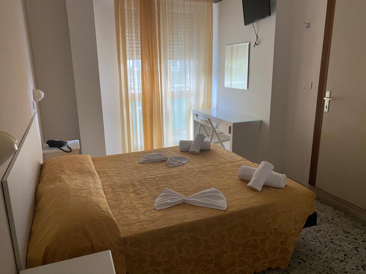 Hotel Modenese Riccione Eksteriør billede