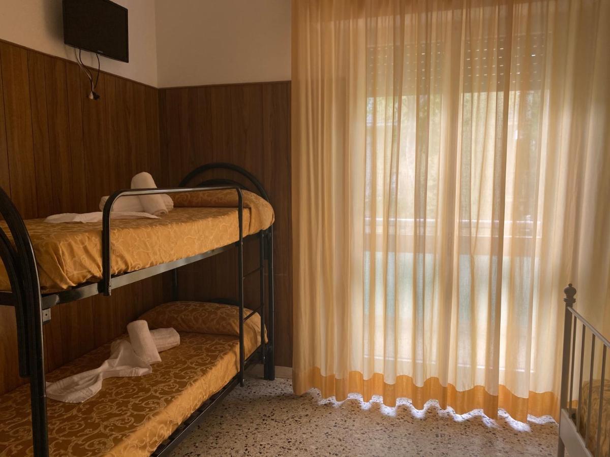 Hotel Modenese Riccione Eksteriør billede