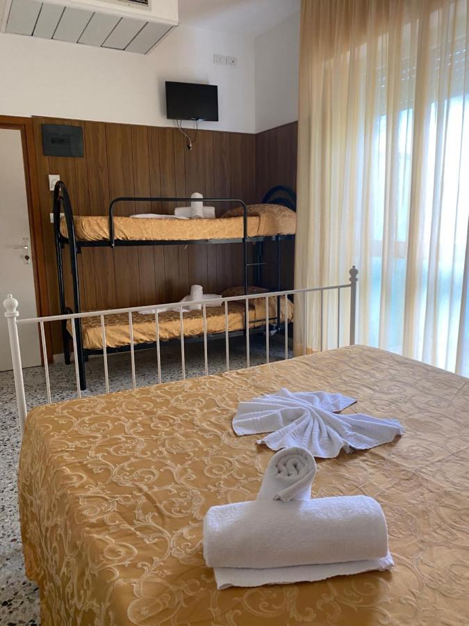 Hotel Modenese Riccione Eksteriør billede