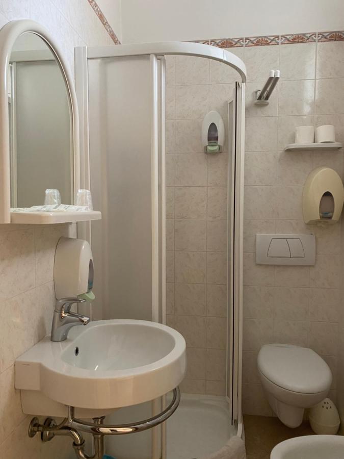 Hotel Modenese Riccione Eksteriør billede
