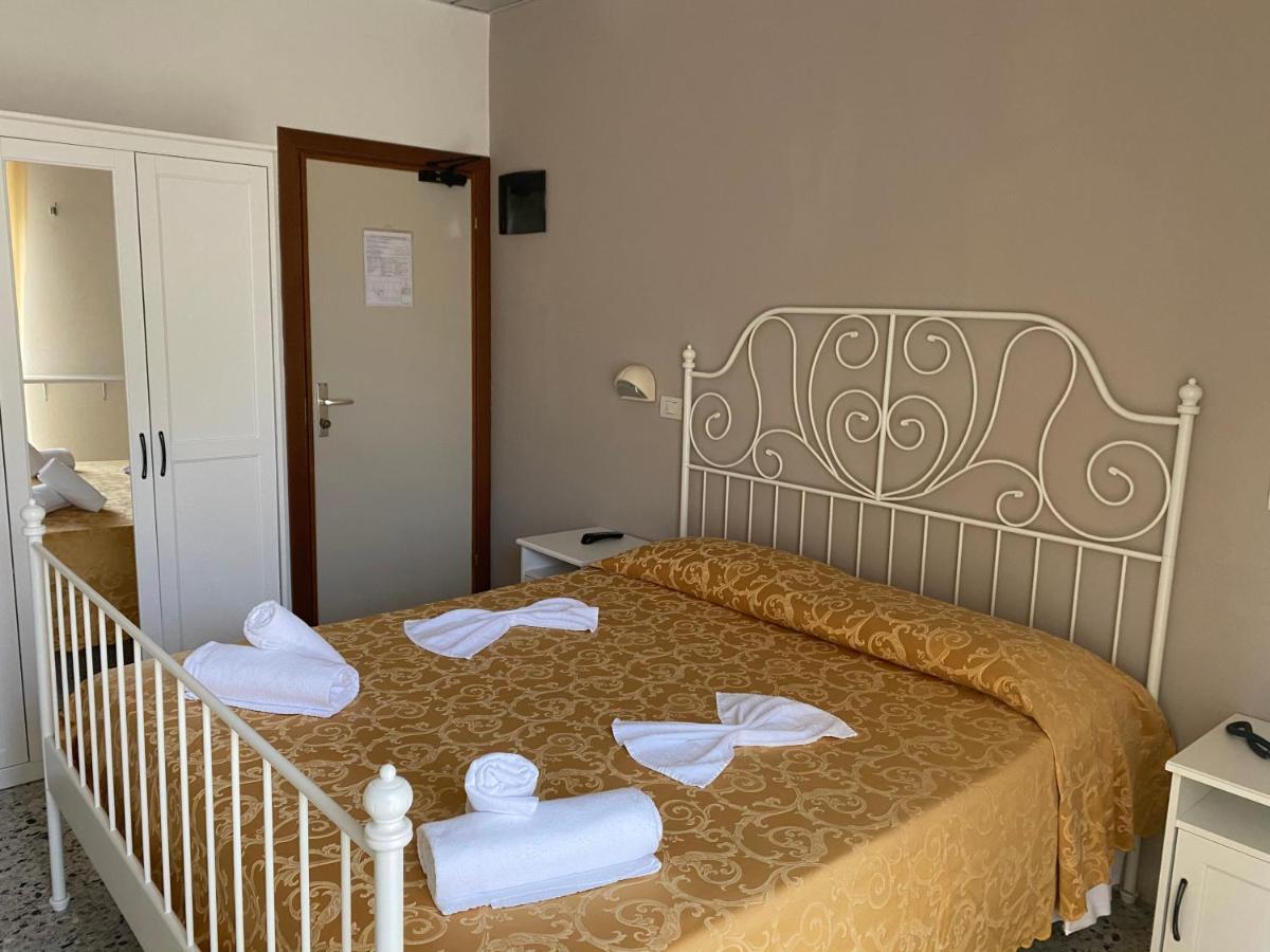 Hotel Modenese Riccione Eksteriør billede