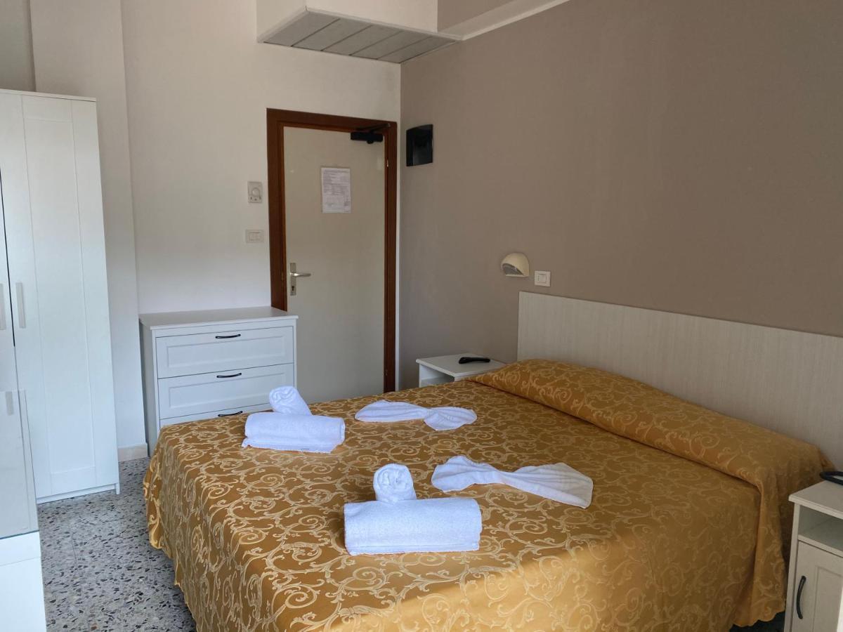 Hotel Modenese Riccione Eksteriør billede
