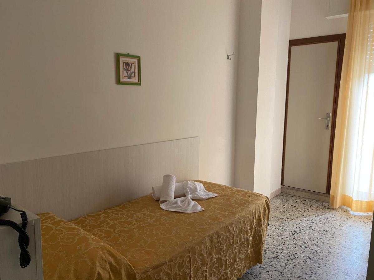 Hotel Modenese Riccione Eksteriør billede