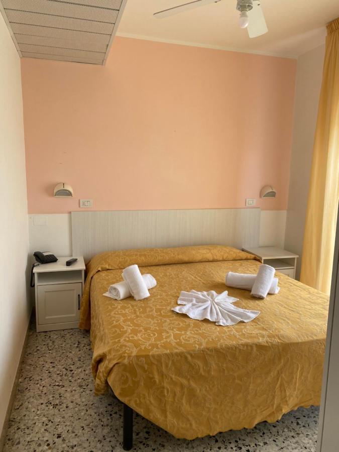 Hotel Modenese Riccione Eksteriør billede
