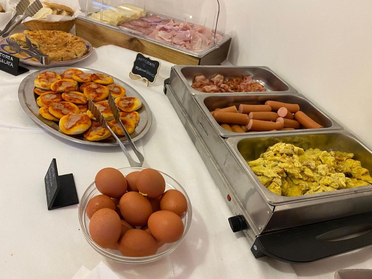 Hotel Modenese Riccione Eksteriør billede