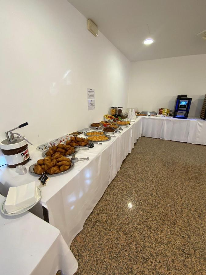 Hotel Modenese Riccione Eksteriør billede