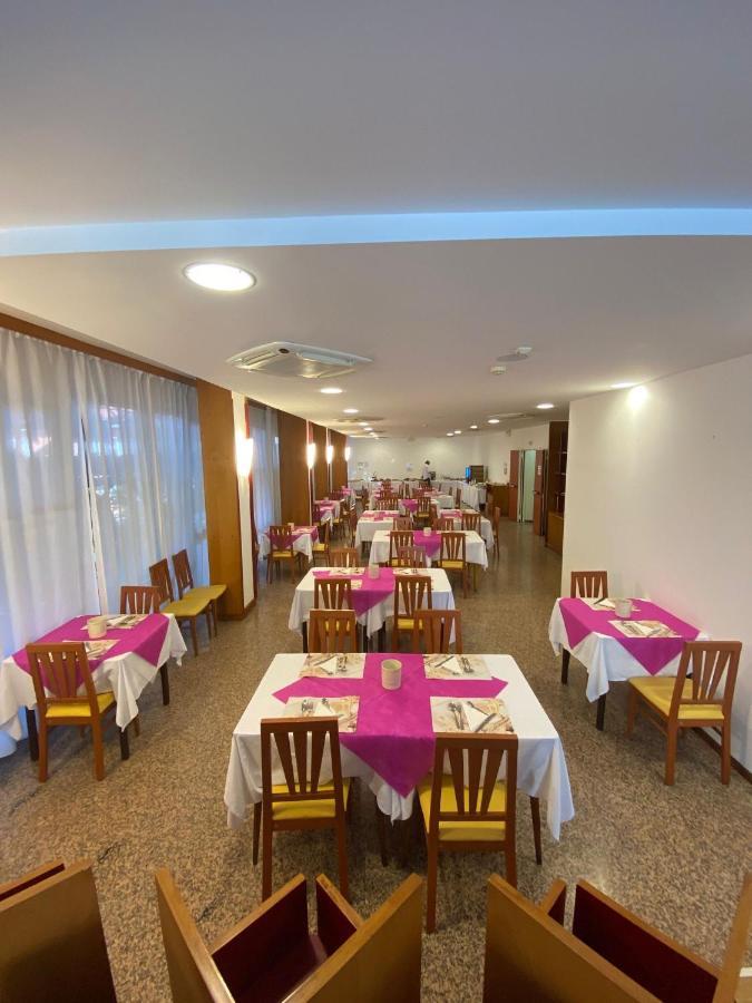 Hotel Modenese Riccione Eksteriør billede
